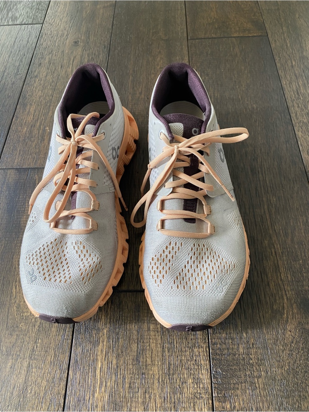 Women's Light Gray Running Sneakers with Peach Accents